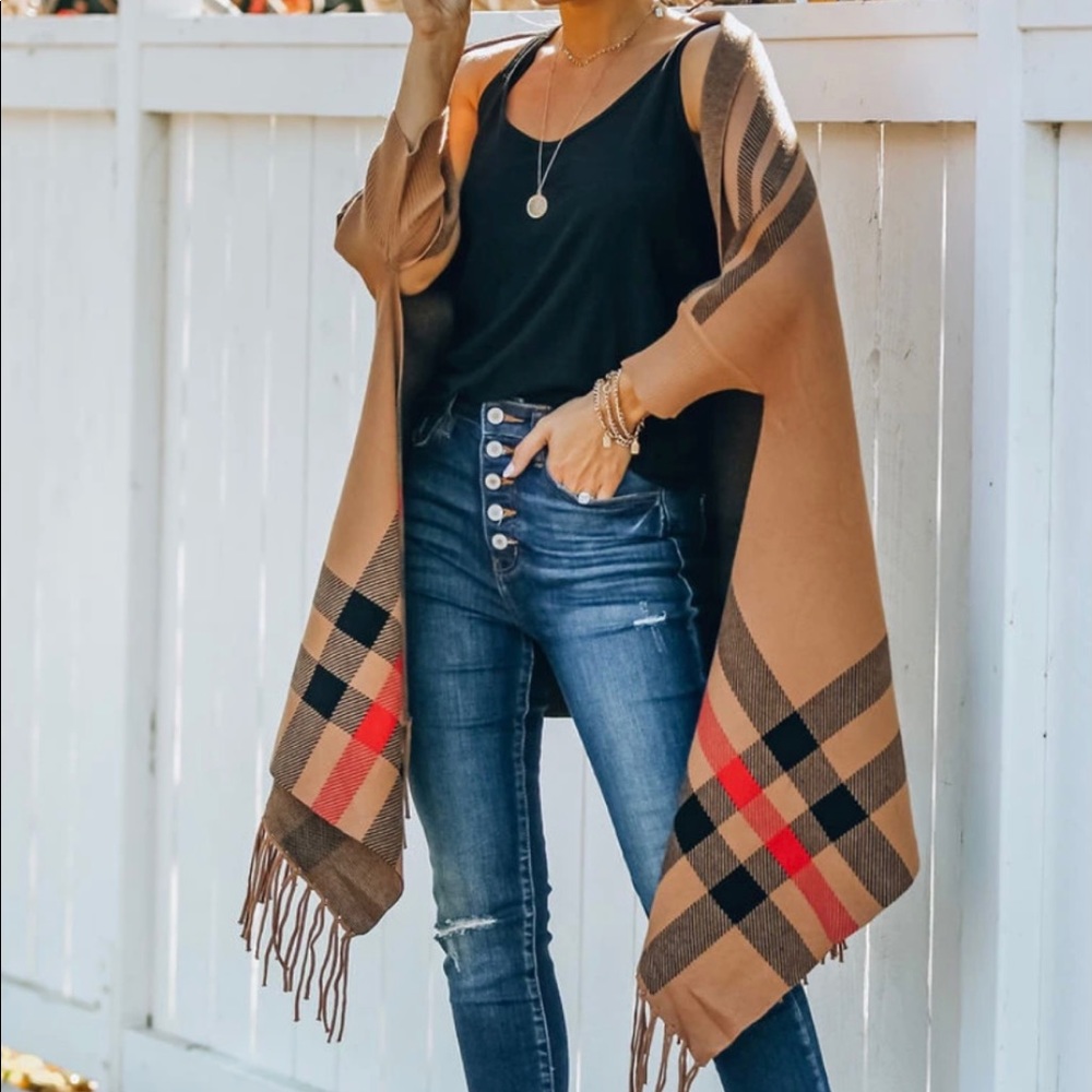 Maybrook Plaid Poncho